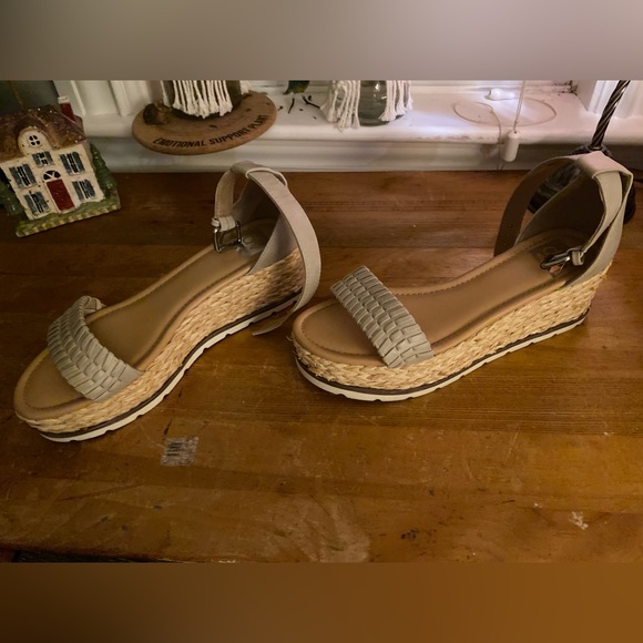 Dolce Vita platform sandals vegan leather size 9 - Picture 2 of 12